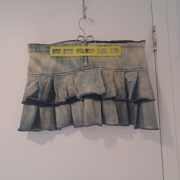 Armor Jeans mini skirt - Picture 2 of 2